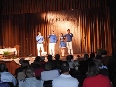 Prireditev Druži naju ples in petje z mednarodno udeležbo 103